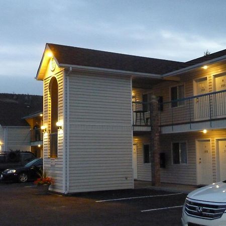 The Ranchland Inn Камлупс Екстериор снимка