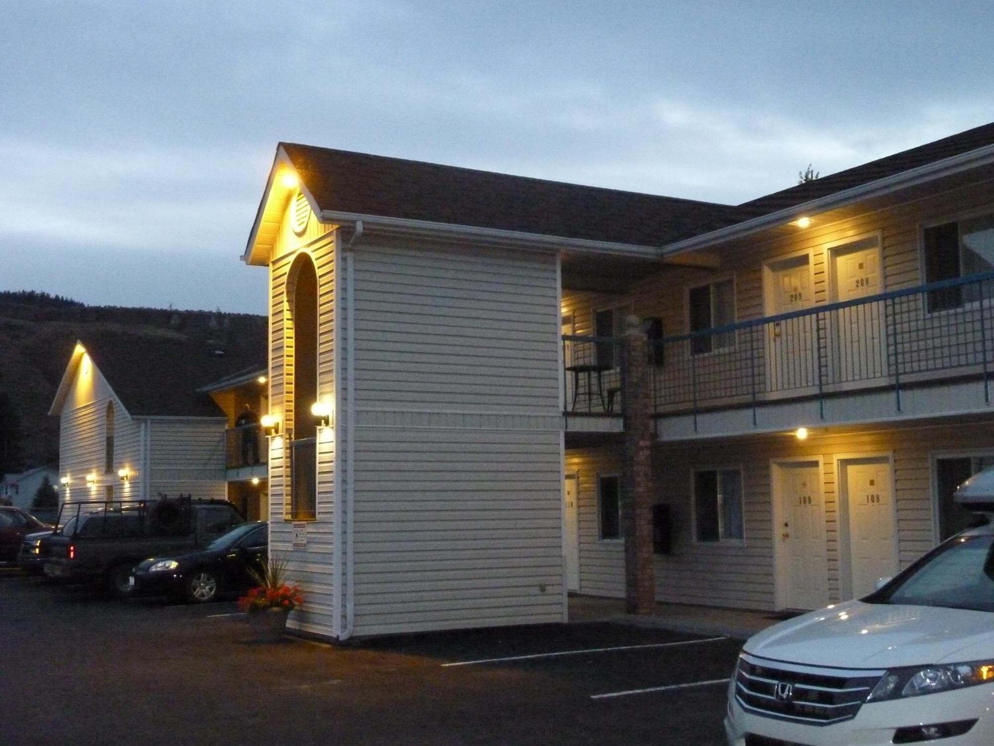 The Ranchland Inn Камлупс Екстериор снимка